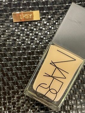 NARS light reflecting Liquid Foundation in L 1.5